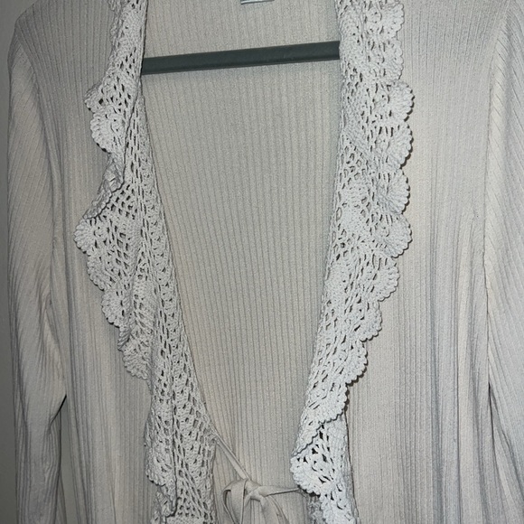Vintage Cream Crocheted Lace Trim Tie Front Cardigan - Picture 5 of 8